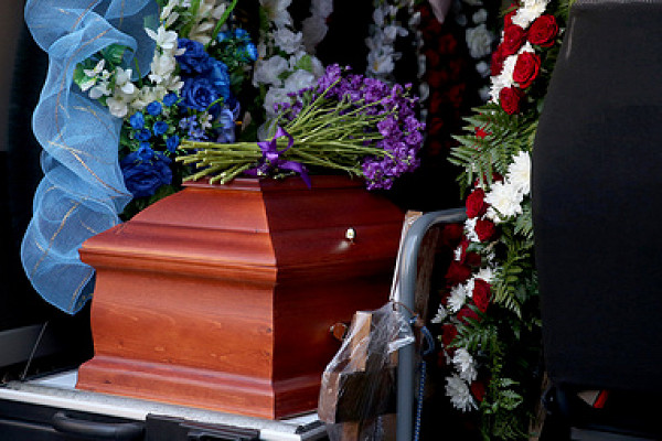 Кого хоронят в закрытом гробу в Санкт-Петербурге