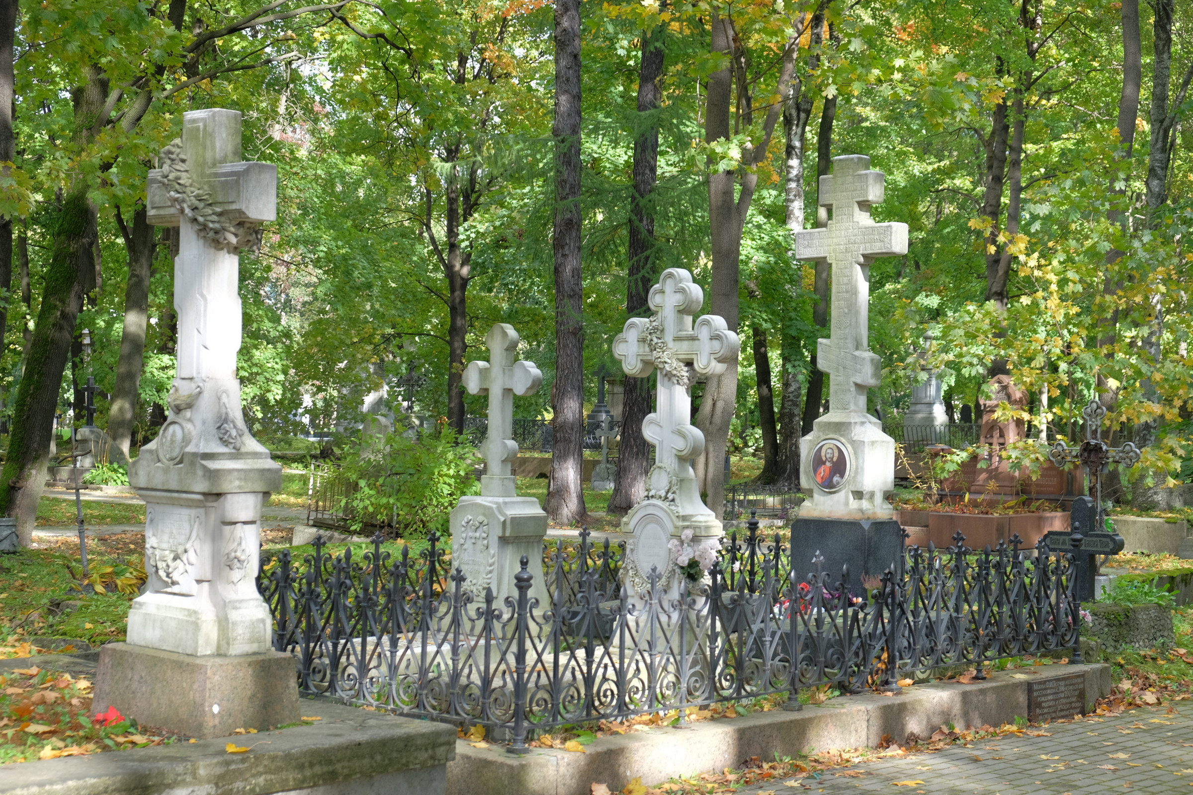 Могилы знаменитых поэтов Санкт-Петербурга