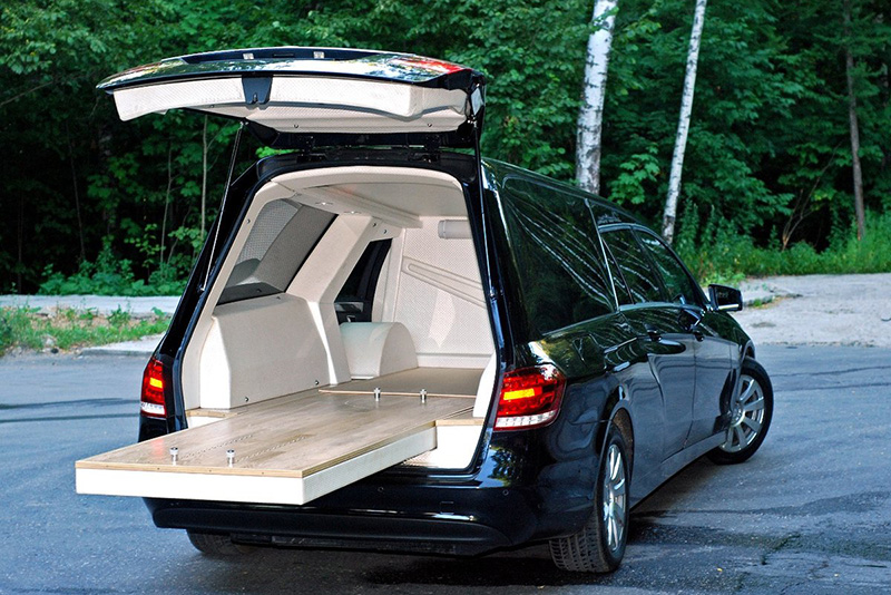 Катафалк в Санкт-Петербурге