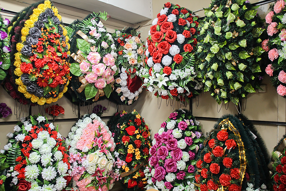 Ритуальные венки для дождливой погоды в Санкт-Петербурге