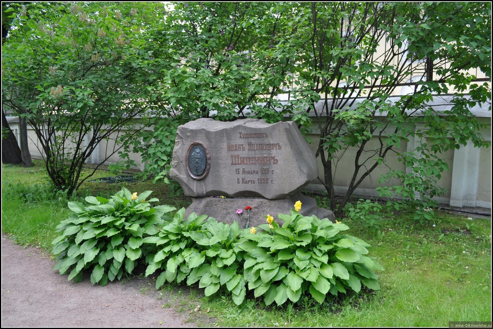 Могилы известных художников в Санкт-Петербурге