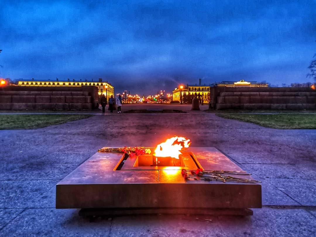 Вечный огонь в Санкт-Петербурге